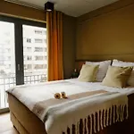 Art Apartments